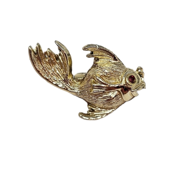 Vintage Volupte Fish Brooch Pin Gold Tone Small - Picture 1 of 12